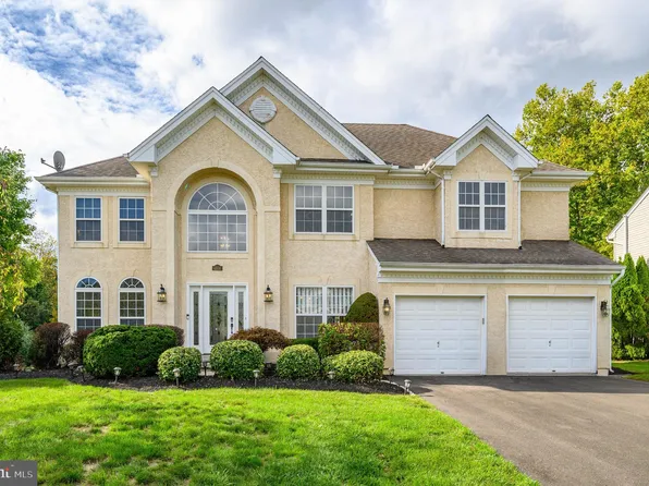 4808 Green Heather Ct, Doylestown, PA 18902