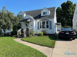 2418 Brown Rd, Oregon, OH 43616