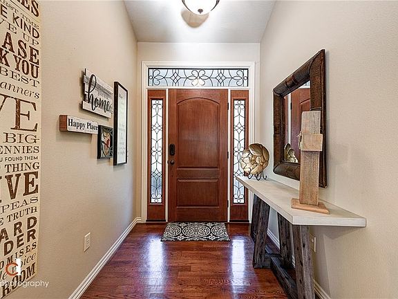 5th image of 17 Westerham Ln