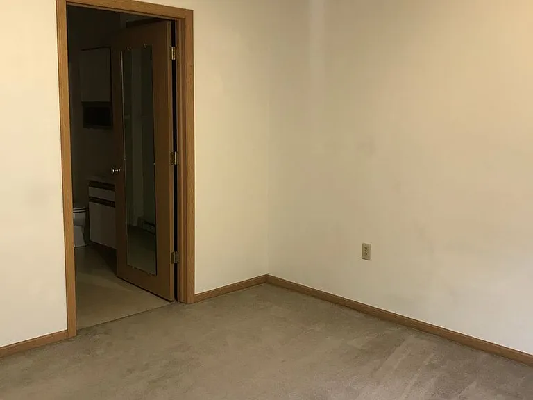 1051 Imperial Cir — Photo 15