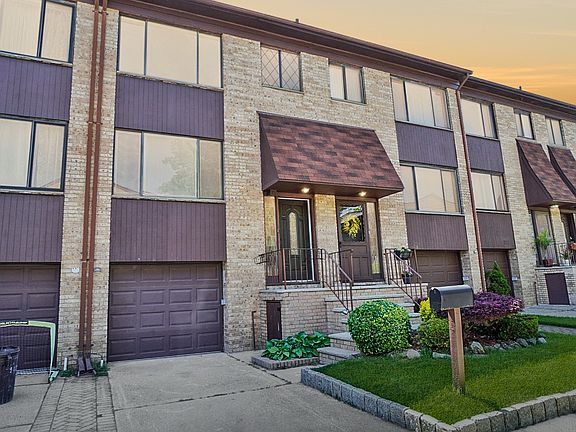 2nd image of 310 Grasmere Dr