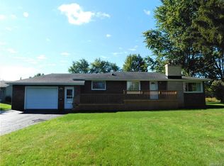 7024 Akron Rd, Lockport, NY 14094