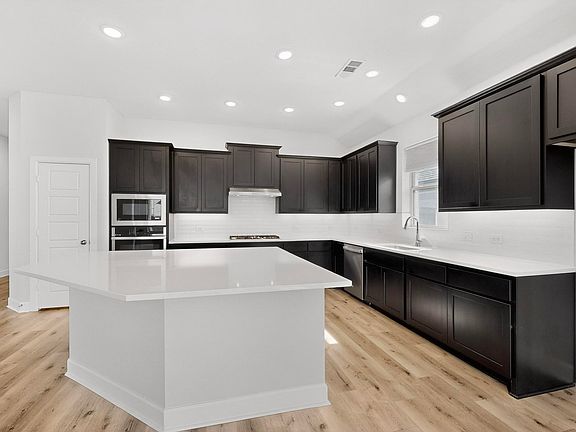 5th image of 1805 Arbor Dr