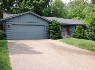 1109 Lacota Ln, Burnsville, MN 55337