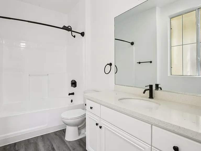 2245 Beverly Glen — Photo 21