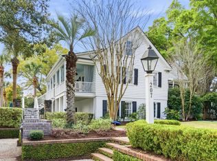 207 Pitt St, Mount Pleasant, SC 29464
