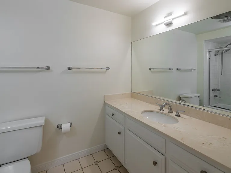 3102 Granville Ave — Photo 21