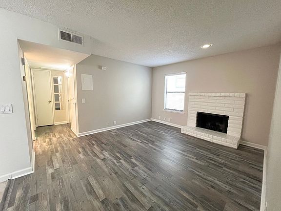 2nd image of 2518 Capitol Ave APT 2