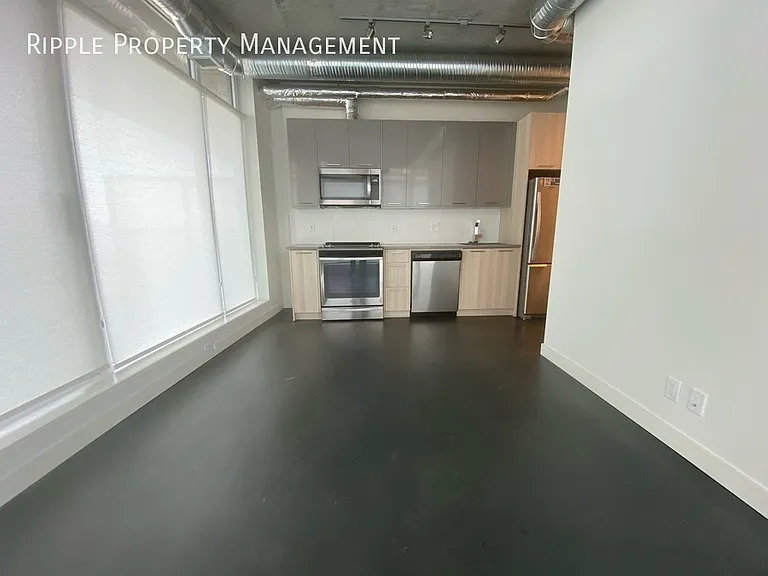 624 8th Ave SE #402 — Photo 5