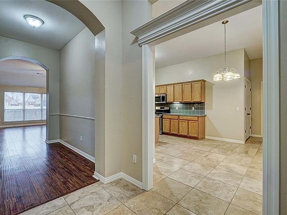 5th image of 10512 Ashford Dr
