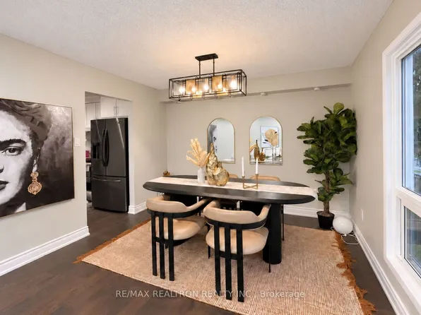 646 Village Pkwy #22, Markham, ON L3R 2S7