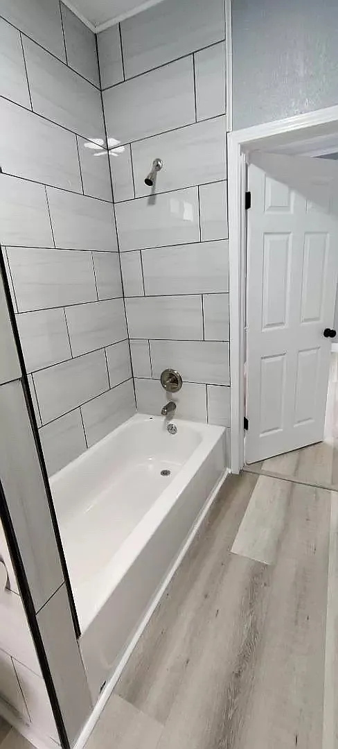 3 bed, 1000 sqft, $2,500 — Photo 3