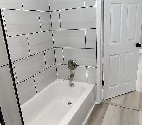5th image of 643 N California St #643