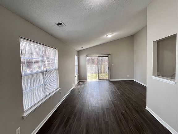 5th image of 12128 Stewarts Crossing Dr