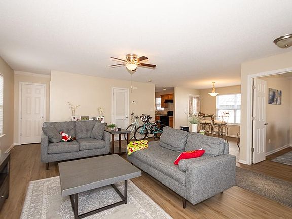 2nd image of 1406 Cypress Ave