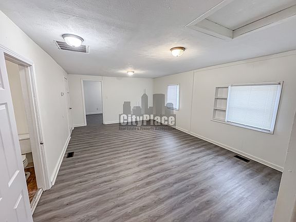 5th image of 5030 W Caven St