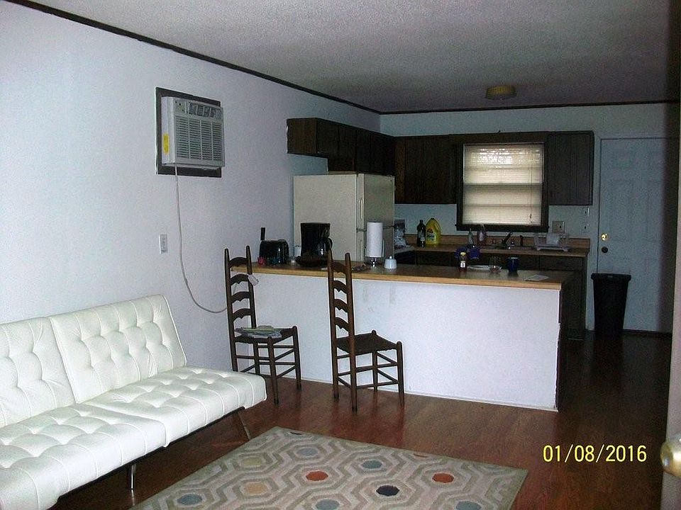 2nd image of 111 Creekside Dr APT 1