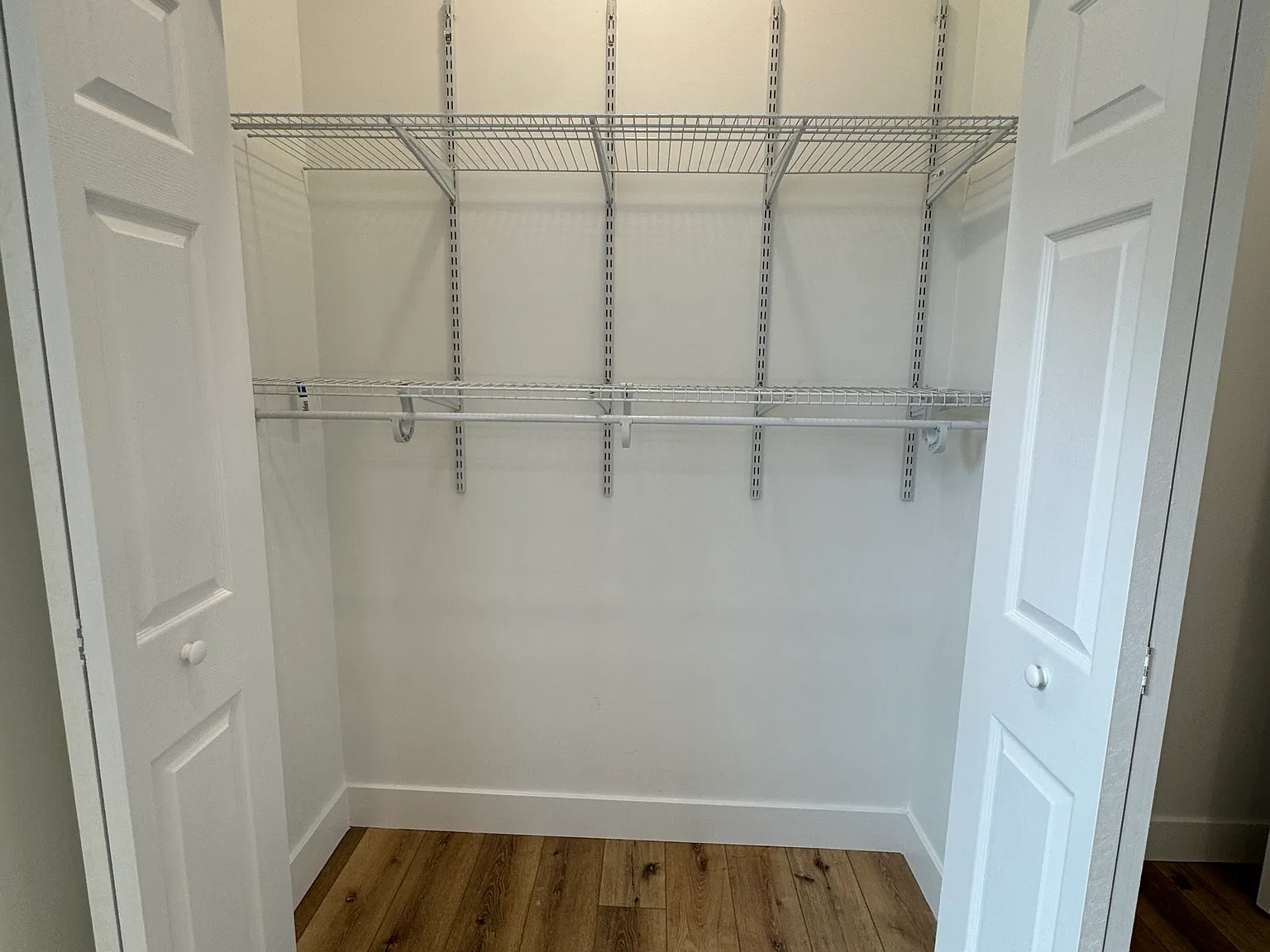 4 bed, $5,200 — Photo 4