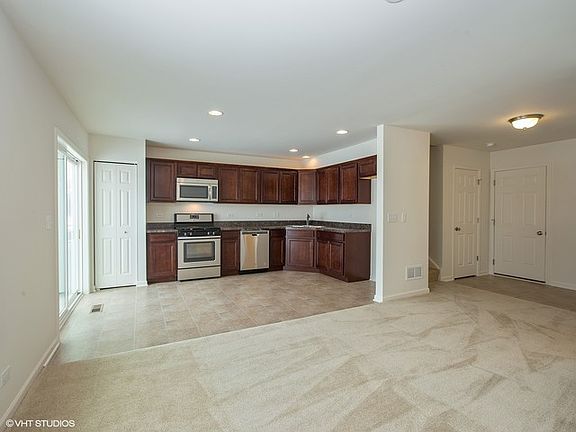 4th image of 272 Wild Meadow Ln