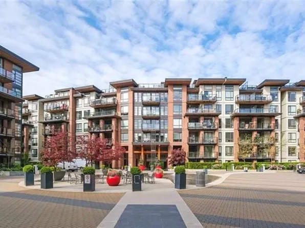723 W 3rd St, North Vancouver, BC