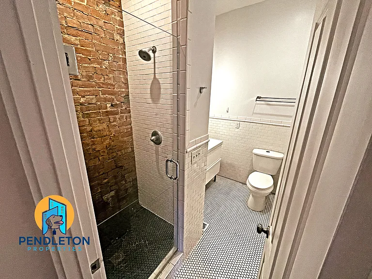 514 E 12th St #3 — Photo 9