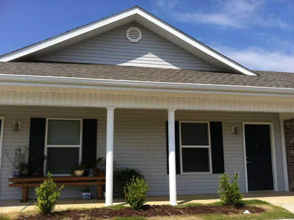 2741 Days Rd, Lafayette, TN 37083