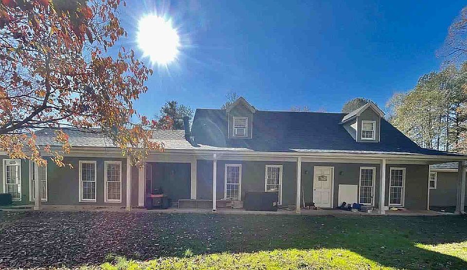 1st image of 403 Bluff Creek Way
