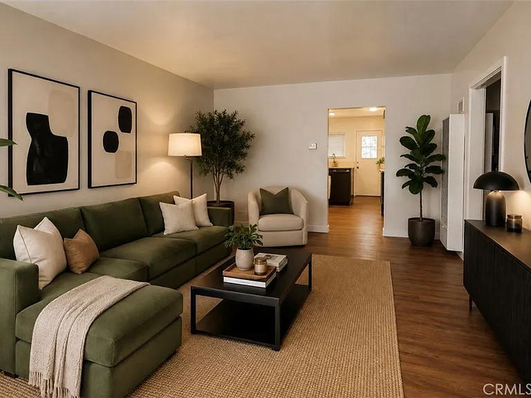 15226 Normandie Ave #B — Photo 2