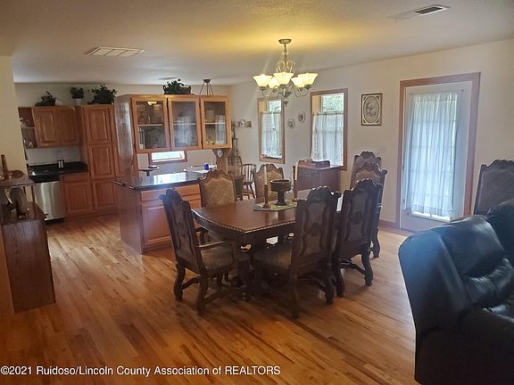 2nd image of 284 White Oaks Canyon Rd