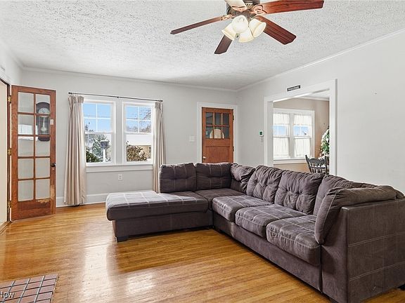 3rd image of 840 Sandusky St