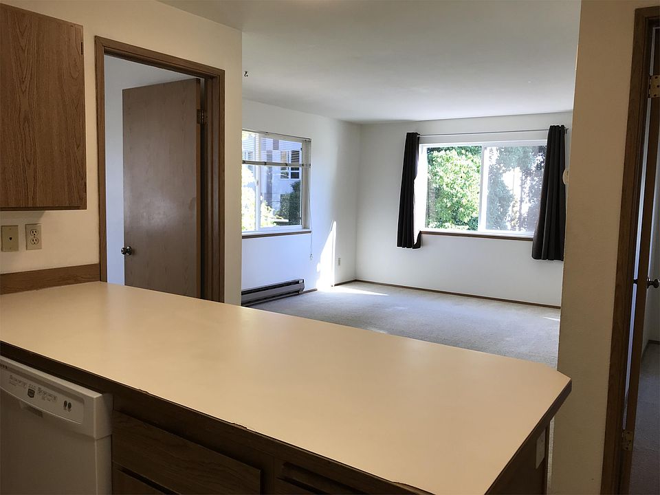 1st image of 4550 7th Ave NE APT 203