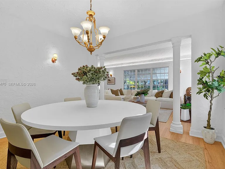 1305 Alhambra Cir — Photo 17