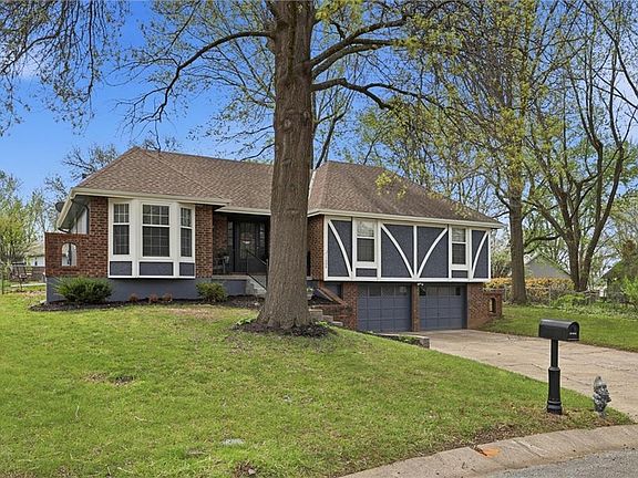 3rd image of 1008 SW Hiawatha Dr