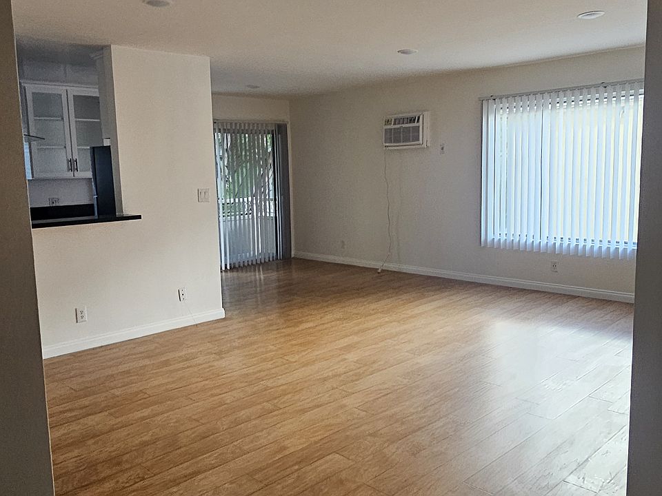 1st image of 142.5 S Wetherly Dr #102