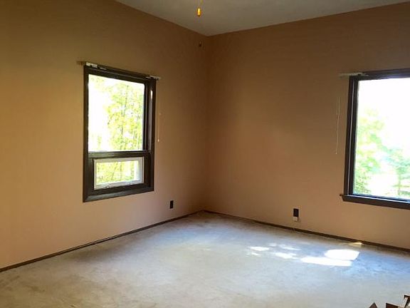 3rd image of 6710 Stillwater Blvd N