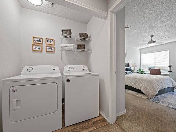 5th image of 256 E Corporate Dr #1401