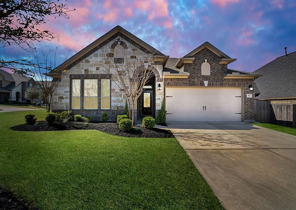 1st image of 103 Pine Crest Cir