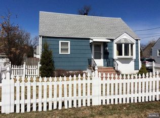43 Alberta Dr, Saddle Brook, NJ 07663
