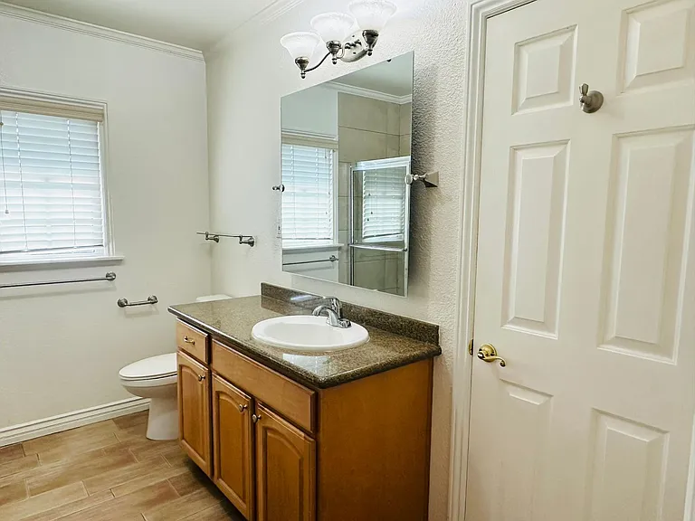 24458 University Ave — Photo 19