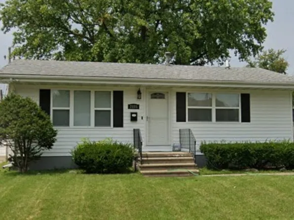 2085 Ramsey Dr, Decatur, IL 62526