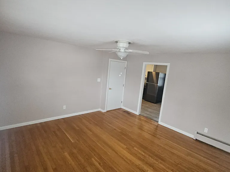 111 McNeil St — Photo 3