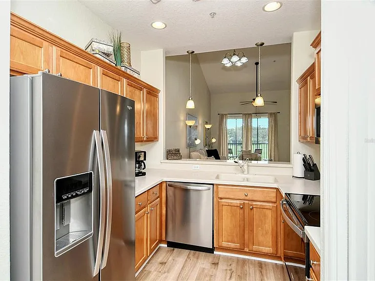 905 Fairway Cove Ln #205 — Photo 16