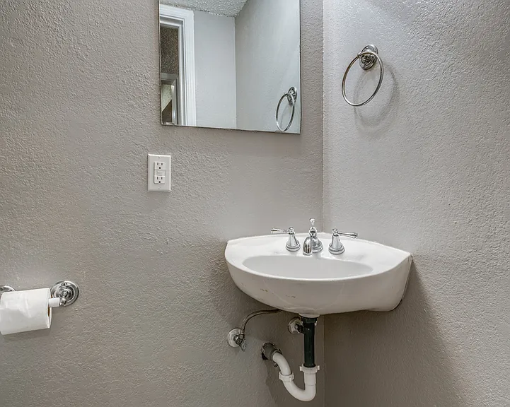 5302 Kenosha Ave — Photo 40