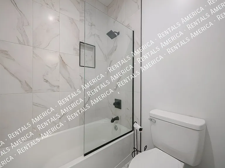 2418 E Amelia Ave — Photo 30