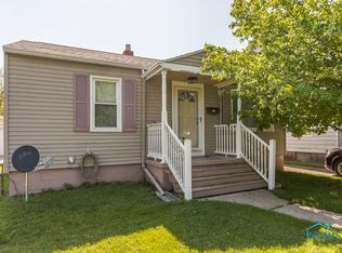 126 Helen Dr, Rossford, OH