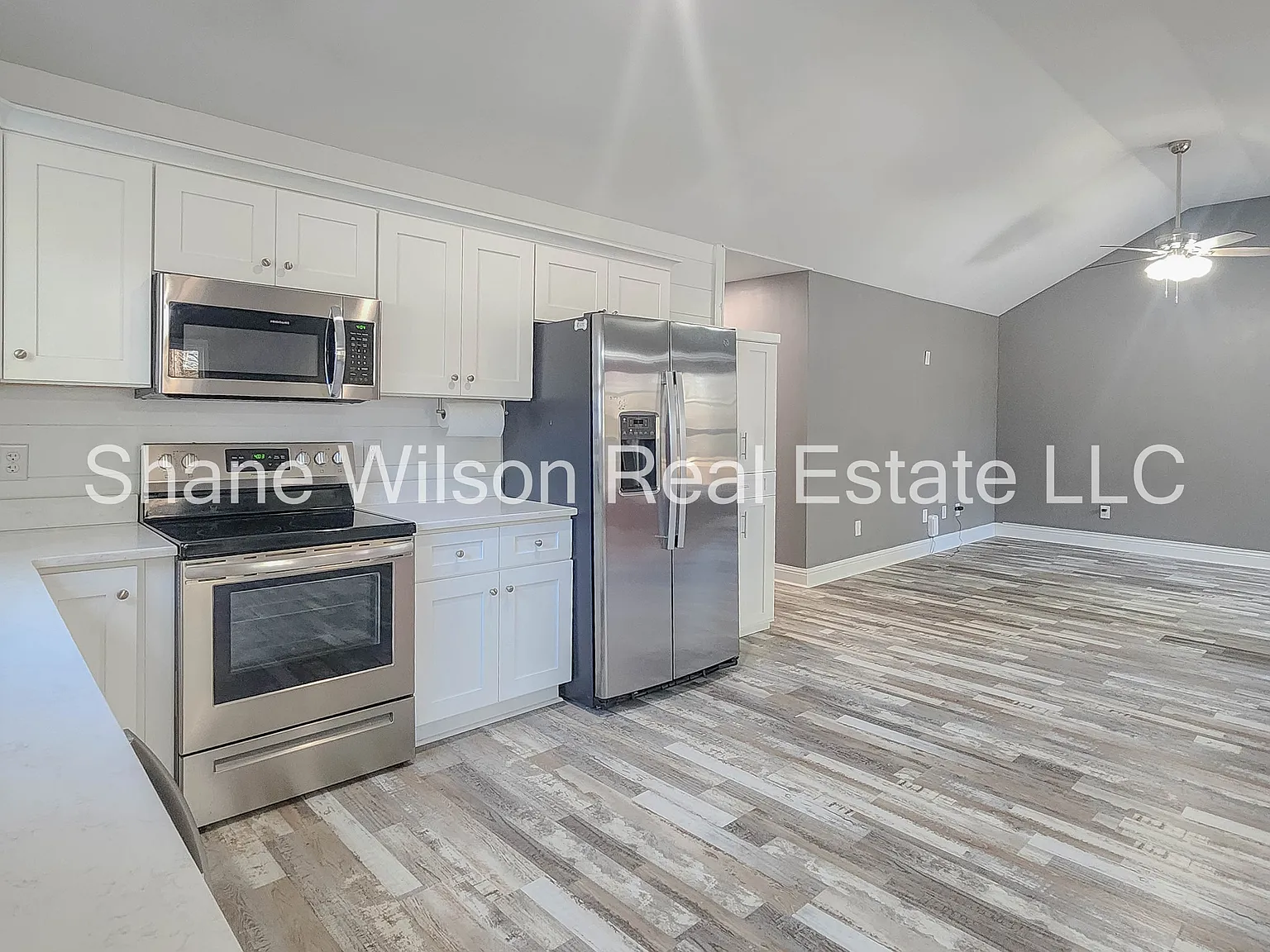 1412 Stevenson Dr — Photo 3