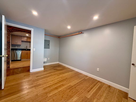 4th image of 112 Keene St APT 2B
