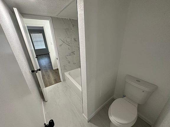 2nd image of 2524 Indigo Ln
