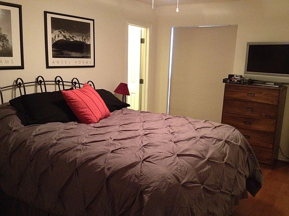 5th image of 2727 Throckmorton St APT 128