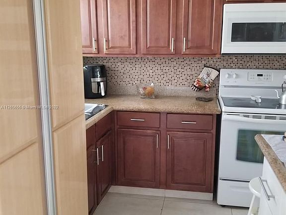 5th image of 8465 Sunrise Lakes Blvd APT 106